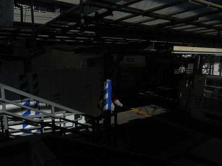 東門前駅改札
