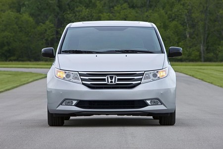 2011-Honda-Odyssey-Touring-Elite-Front-View-800x533