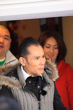 片岡鶴太郎氏　生放送中