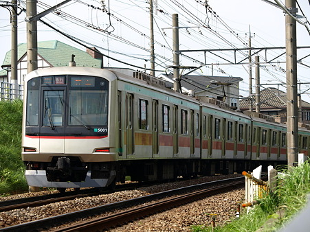 東急5000系(つくし野駅付近)