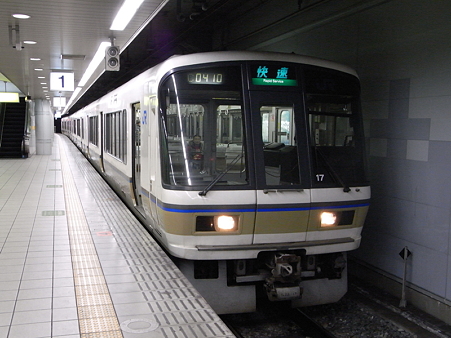 221系(JR難波駅)3