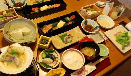 朝食全景