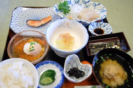 朝食