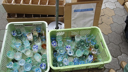 被せ生地 ぐい呑み300円、タンブラー500円など。